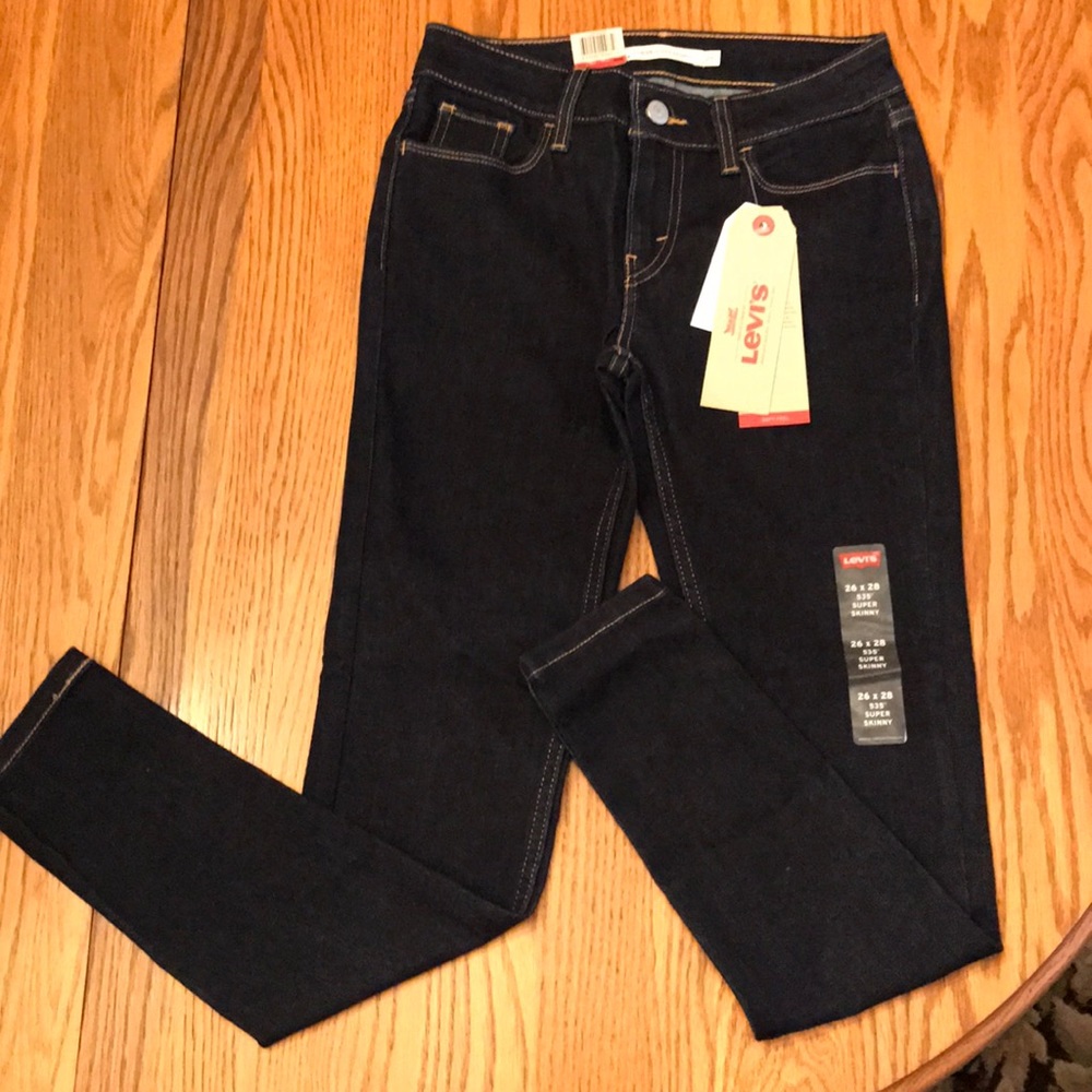 Size 26 x 28 Navy "Levi's" Soft Jeans